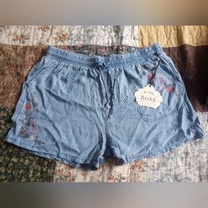 Knox Rose Women's Blue Embroidered Shorts